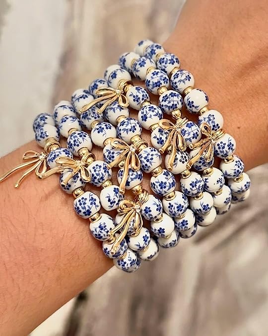 Blue & White Porcelain Beaded Bracelet with Gold Bow Charm – Elegant Stretch Bracelet for Women ✨