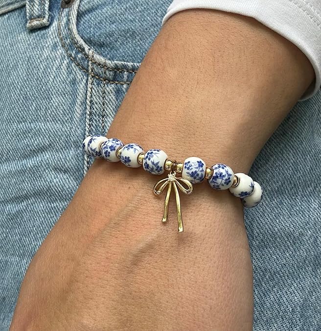 Blue & White Porcelain Beaded Bracelet with Gold Bow Charm – Elegant Stretch Bracelet for Women ✨